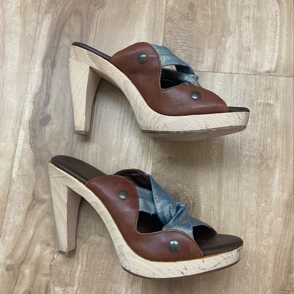 Cynthia Vincent Shoes - Cynthia Vincent brown leather metallic canvas slide wooden mules sandal heels 8